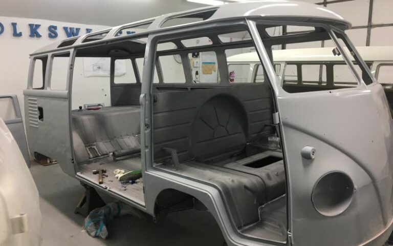1956 Wolfsburg 23 Window Deluxe p 27 u 3