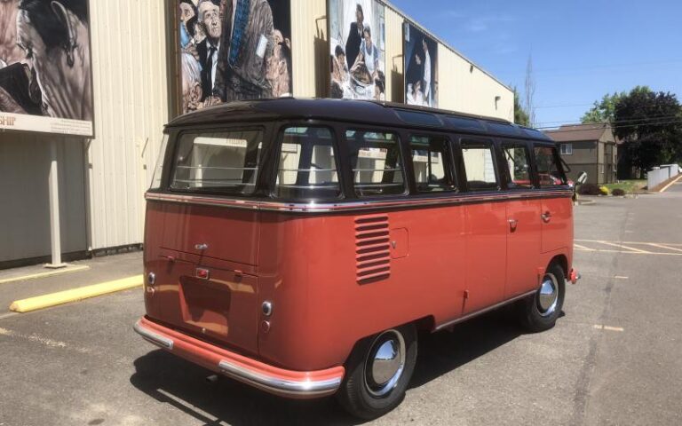 1956 Wolfsburg 23 Window Deluxe p 27 u 6-4
