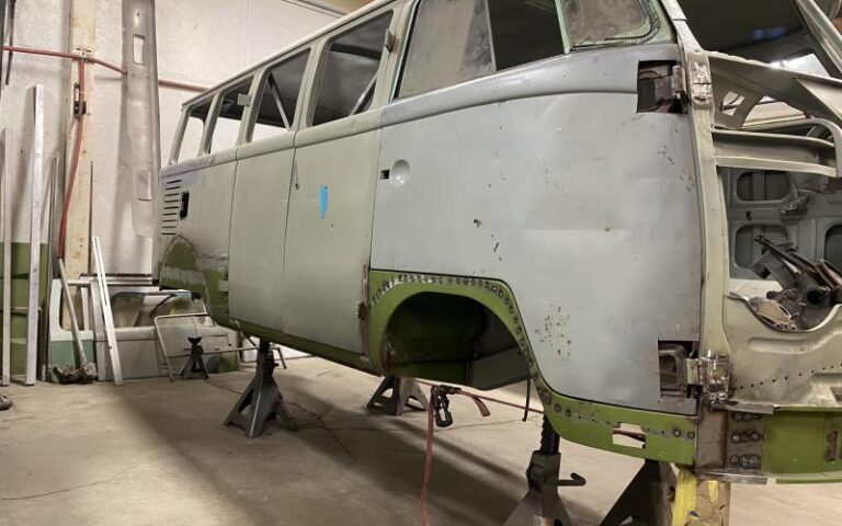 1958 15 Window Deluxe Press Bumper Bus p 30 u 1-20
