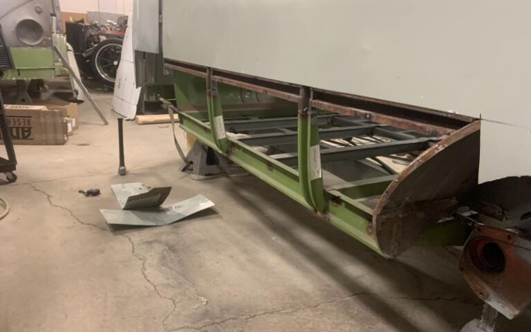 1958 15 Window Deluxe Press Bumper Bus p 30 u 1-24