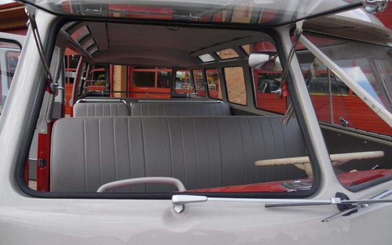 1959 Volkswagen 23 Window Deluxe Microbus p 15 u 5-2