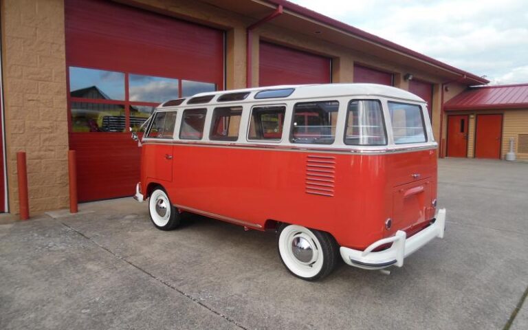 1959 Volkswagen 23 Window Deluxe Microbus p 15 u 5-5
