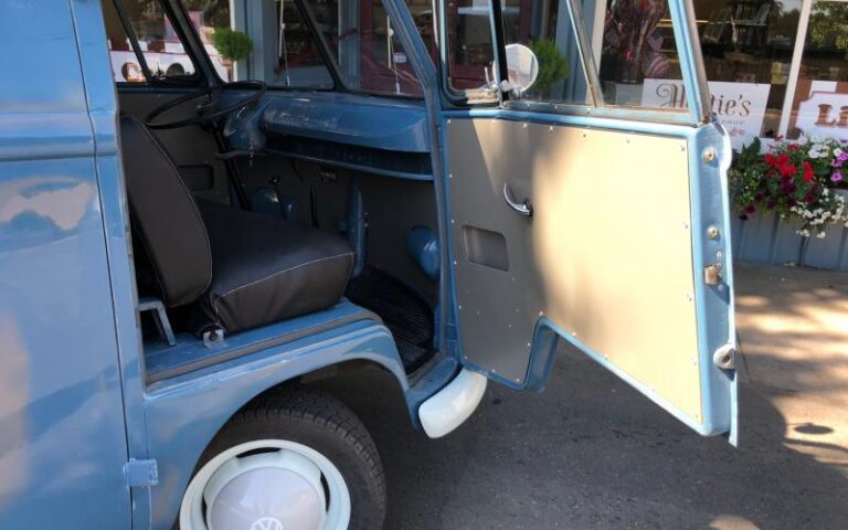 1960 Volkswagen Double Door Panel Buss s5-4