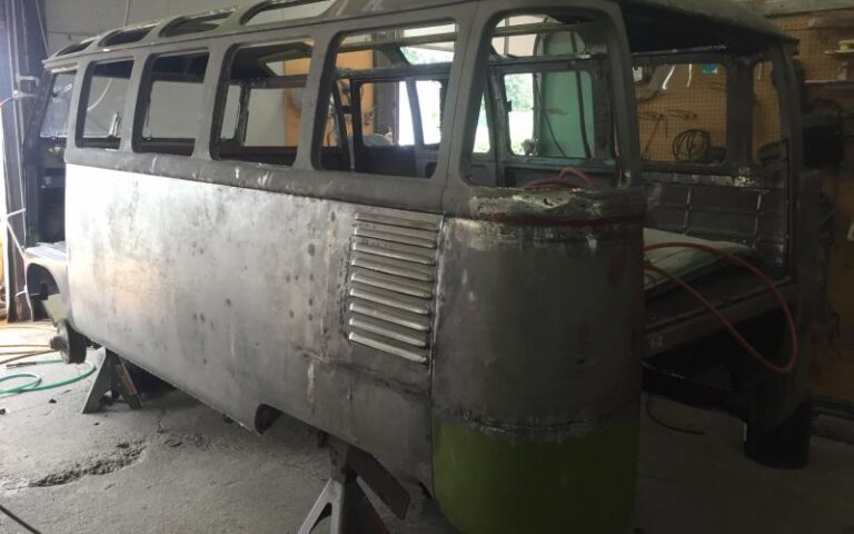 1961 VW 23 Window Deluxe Microbus p 20 u 1-7