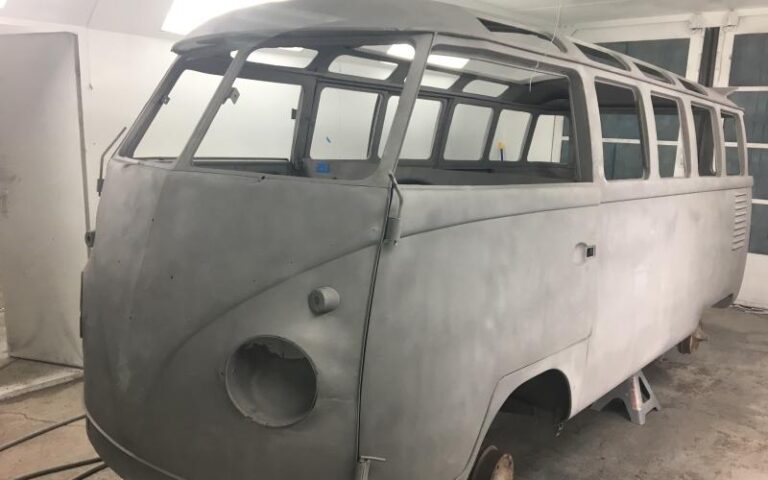1961 VW 23 Window Deluxe Microbus p 20 u 3-1
