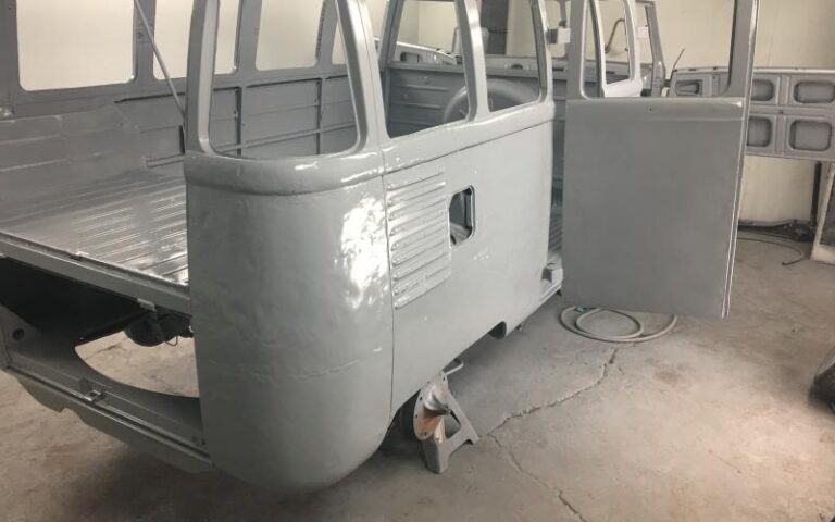 1961 VW 23 Window Deluxe Microbus p 20 u 3-2
