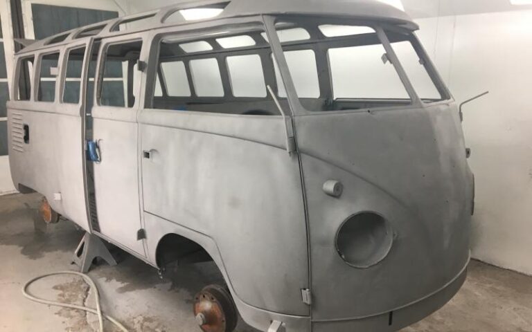 1961 VW 23 Window Deluxe Microbus p 20 u 3-5