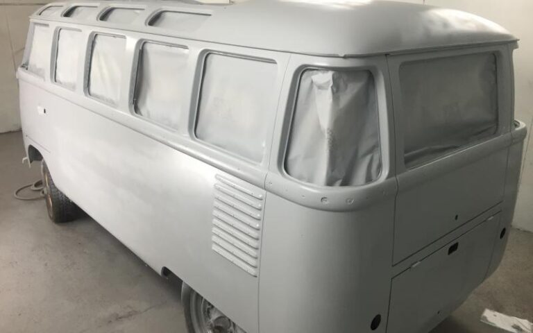 1961 VW 23 Window Deluxe Microbus p 20 u 4-1
