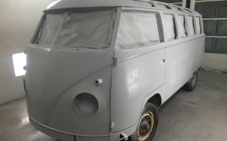 1961 VW 23 Window Deluxe Microbus p 20 u 4
