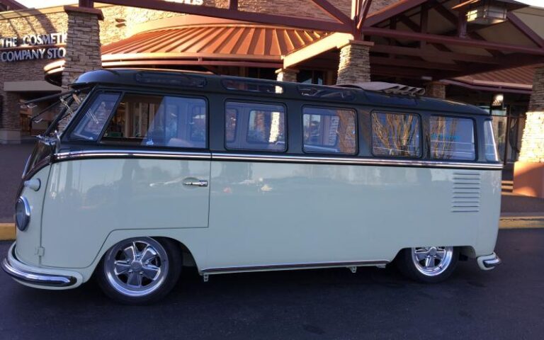 1961 VW 23 Window Deluxe Microbus p 20 u 5-1