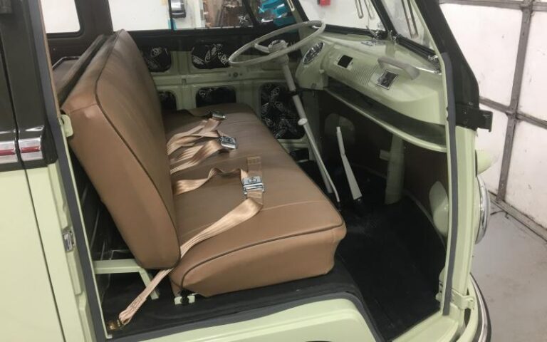 1961 VW 23 Window Deluxe Microbus p 20 u 5-7