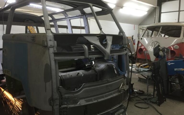 1961 Volkswagen 23 Window Deluxe Microbus American Pickers p 10 u 1-1