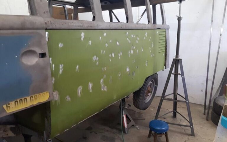 1961 Volkswagen 23 Window Deluxe Microbus American Pickers p 10 u 2-4