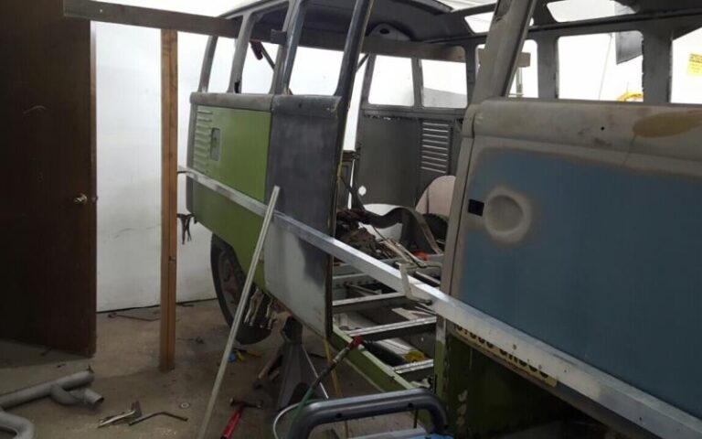1961 Volkswagen 23 Window Deluxe Microbus American Pickers p 10 u 2