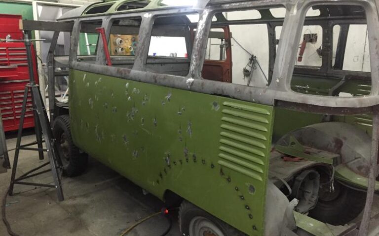 1961 Volkswagen 23 Window Deluxe Microbus American Pickers p 10 u 2-9