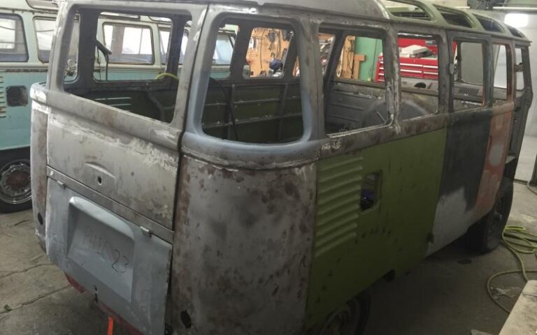 1961 Volkswagen 23 Window Deluxe Microbus American Pickers p 10 u 3-1
