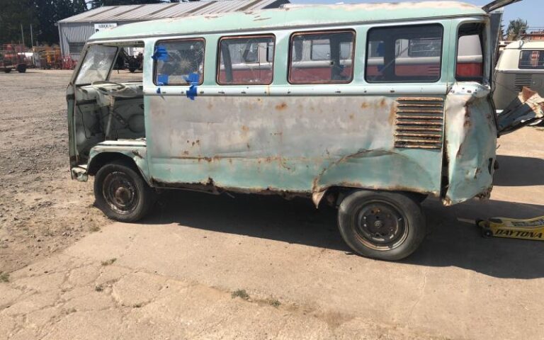 1962 15 Window Deluxe Bus p 44 u 1-3
