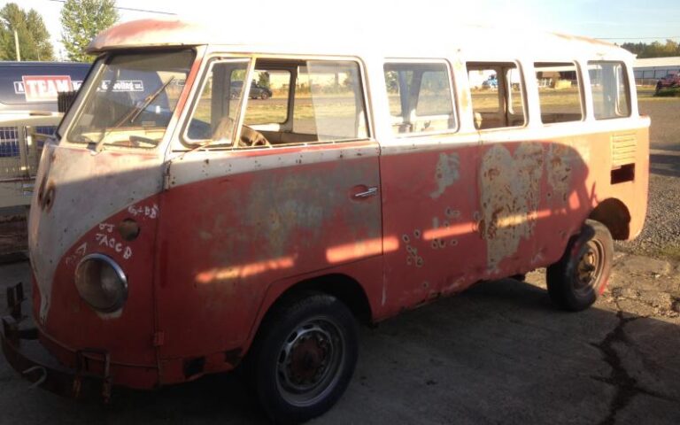 1963 Volkswagen 15 Window Deluxe Microbus p 14 u 1