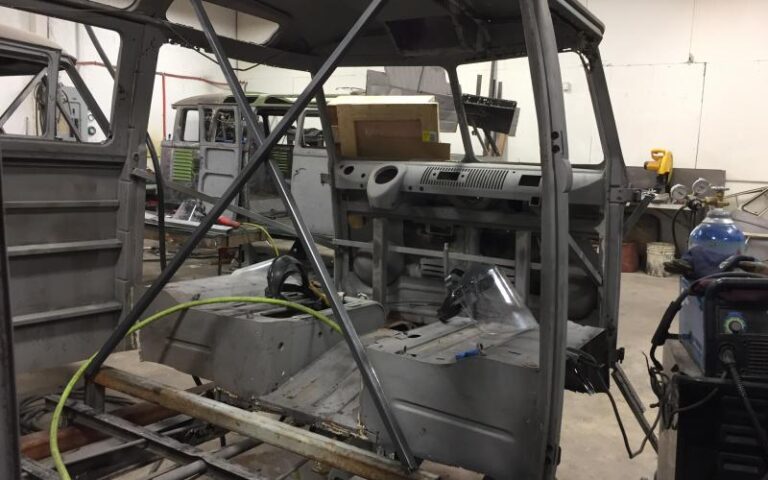1964 Volkswagen 21 Window Deluxe Microbus p 24 u 1-5