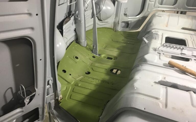 1965 Volkswagen 11 Window Bus p 17 u 1-1