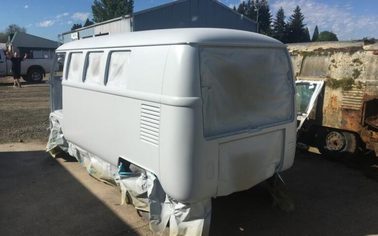 1965 Volkswagen 11 Window Bus p 17 u 2-1