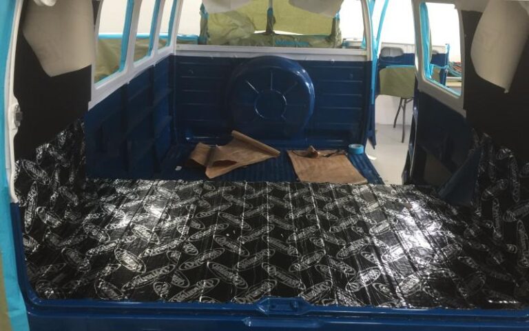 1965 Volkswagen 11 Window Bus p 17 u 2-7
