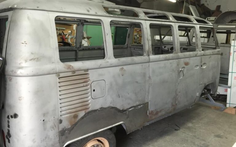 1965 Volkswagen 21 Window Deluxe Microbus p 12 u 1-4