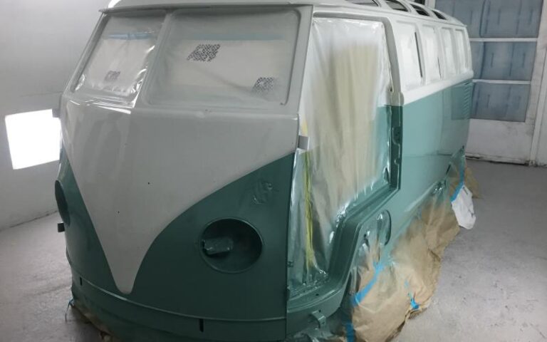 1966 Volkswagen 21 Window Deluxe Microbus p 16 u 1-2