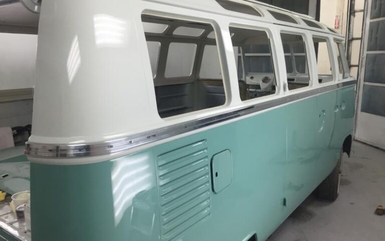 1966 Volkswagen 21 Window Deluxe Microbus p 16 u 2-4