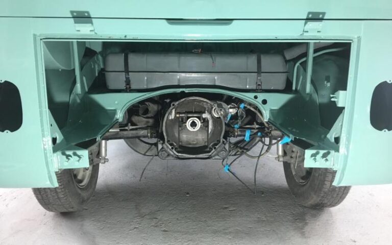 1966 Volkswagen 21 Window Deluxe Microbus p 16 u 2