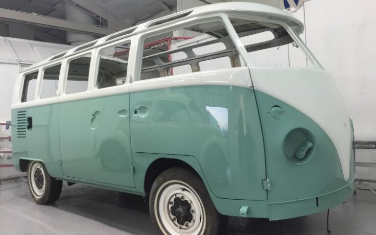 1966 Volkswagen 21 Window Deluxe Microbus p 16 u 2-8