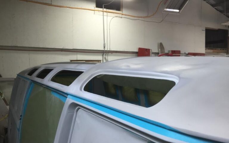 1966 Volkswagen 21 Window Deluxe Microbus p 23 u 1-2