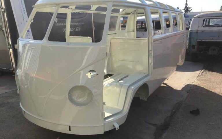1966 Volkswagen 21 Window Deluxe Microbus p 23 u 1
