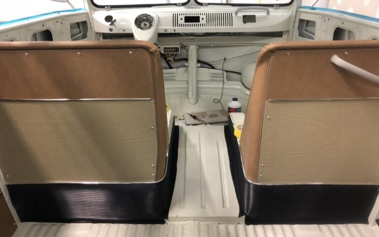 1966 Volkswagen 21 Window Deluxe Microbus p 23 u 2-6