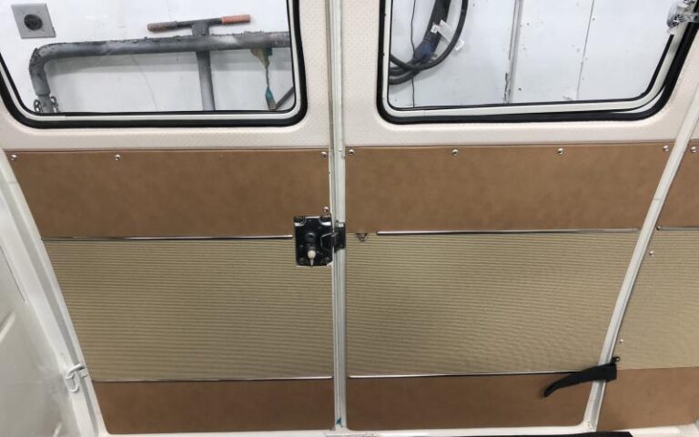 1966 Volkswagen 21 Window Deluxe Microbus p 23 u 2-8