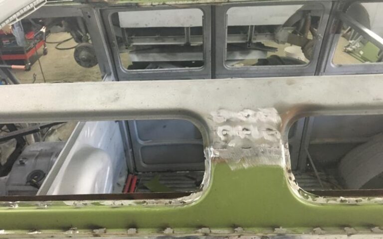 1967 21 Window Deluxe JIMI p 19 u 3-9