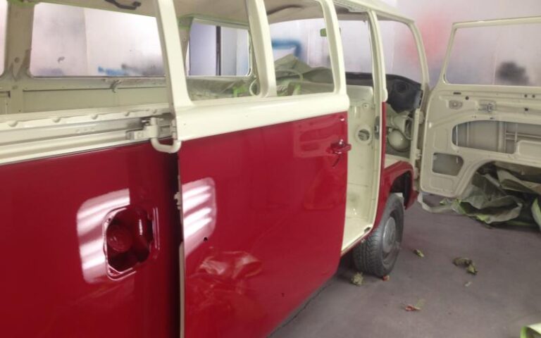 1971 Volkswagen Bay Window Deluxe Red Bus p 6 u 1