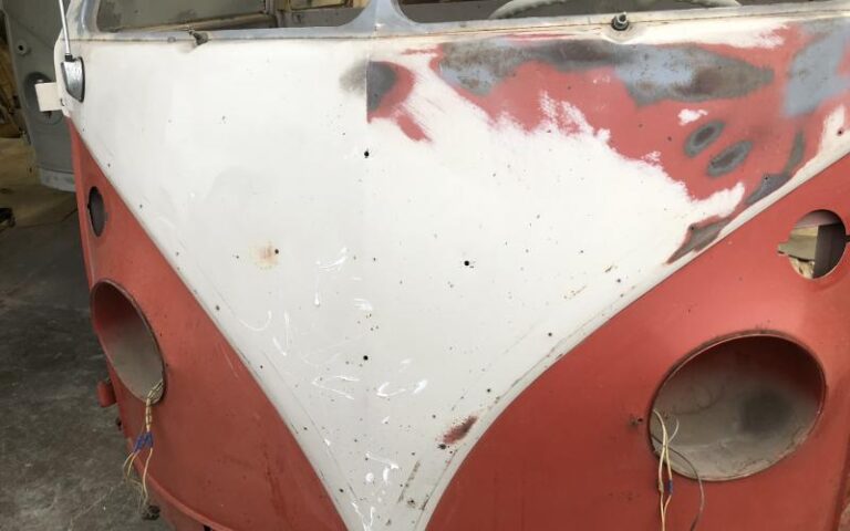 SURVIVOR RESTORATION Volkswagen 21 Window Deluxe Bus p 22 u 1-7