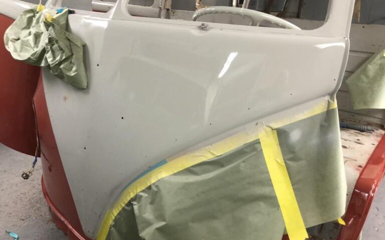 SURVIVOR RESTORATION Volkswagen 21 Window Deluxe Bus p 22 u 1-9